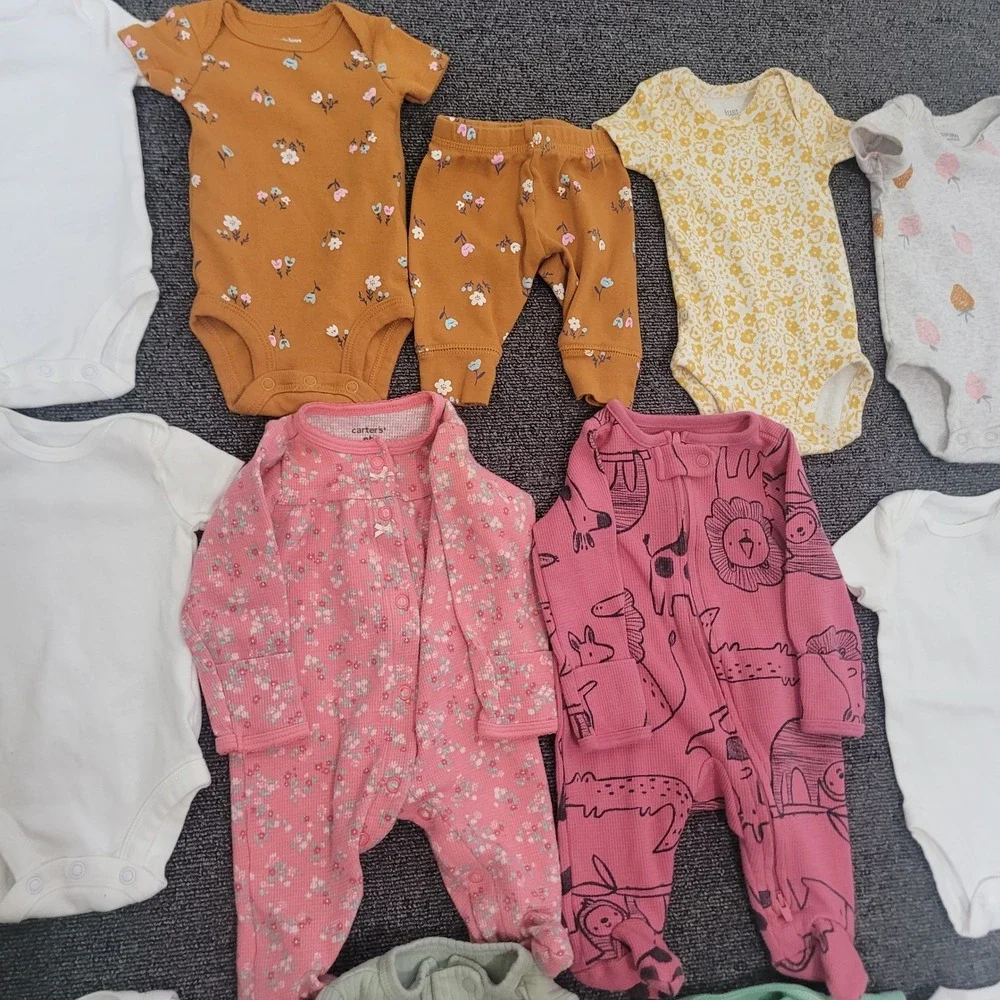 Mixed Brands Lot of 21 Size NB Clothing Bundle Bodysuits Pants 10 Pairs of Socks